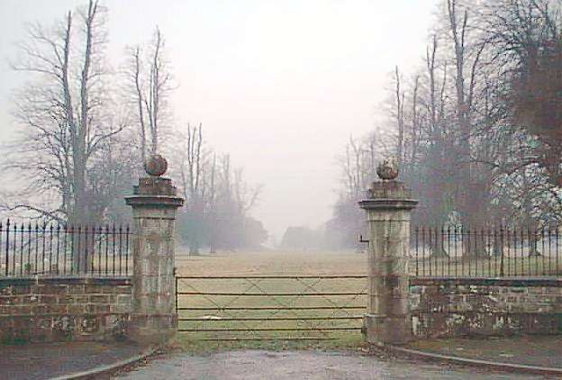 Entrance gates - Harpton Court