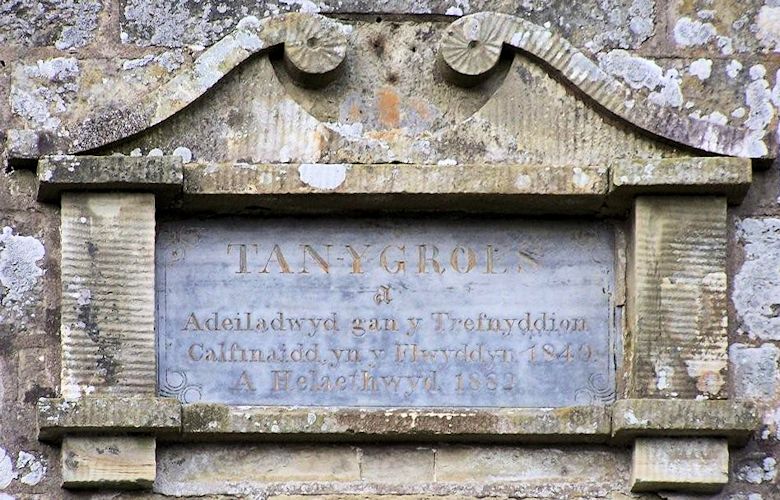Tan-y-groes Chapel